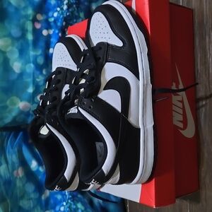 Nike Panda Dunk, Women 8.5 , 7 Youth. Black and White